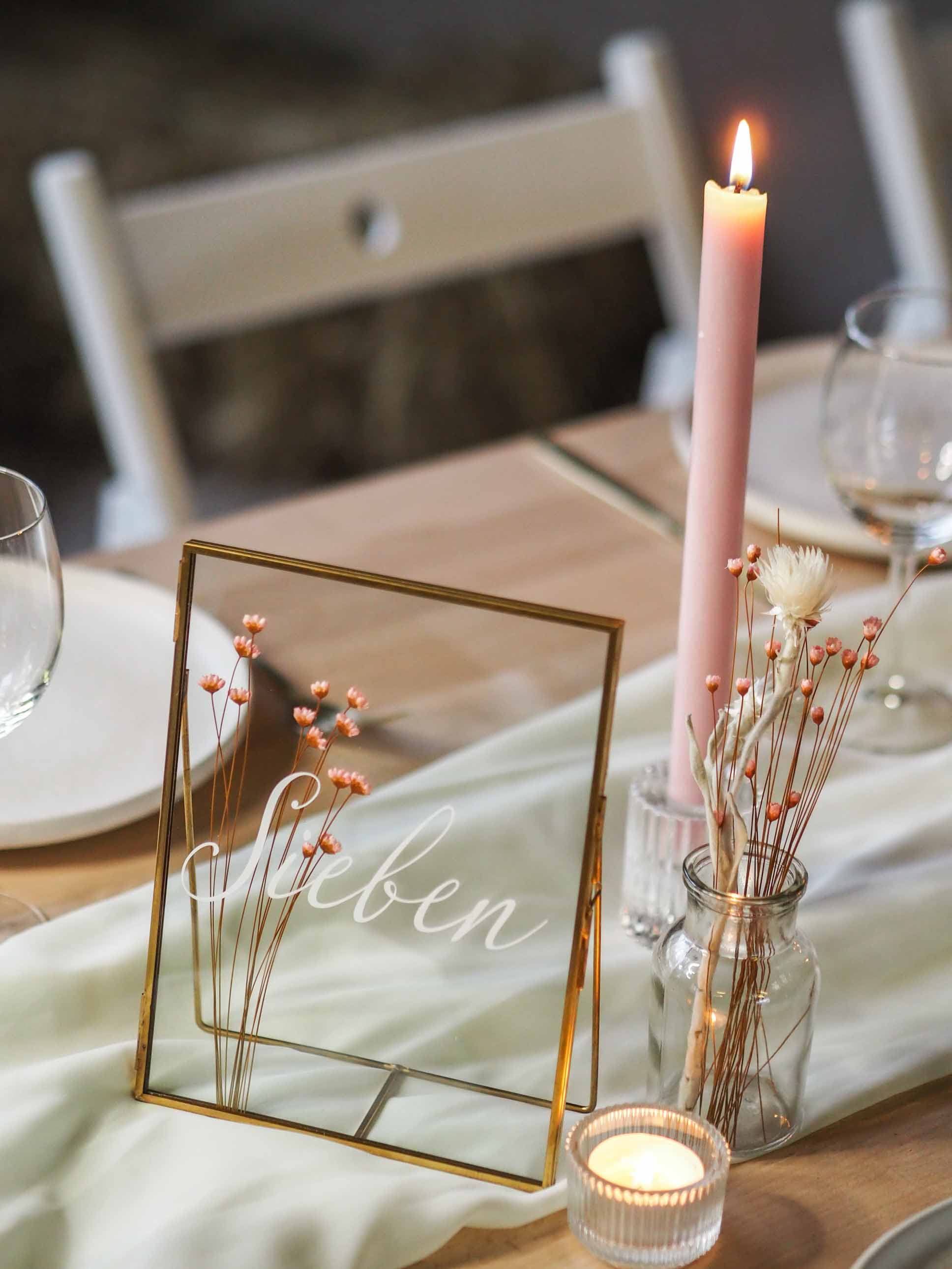 Image of Tischnummer Tindra